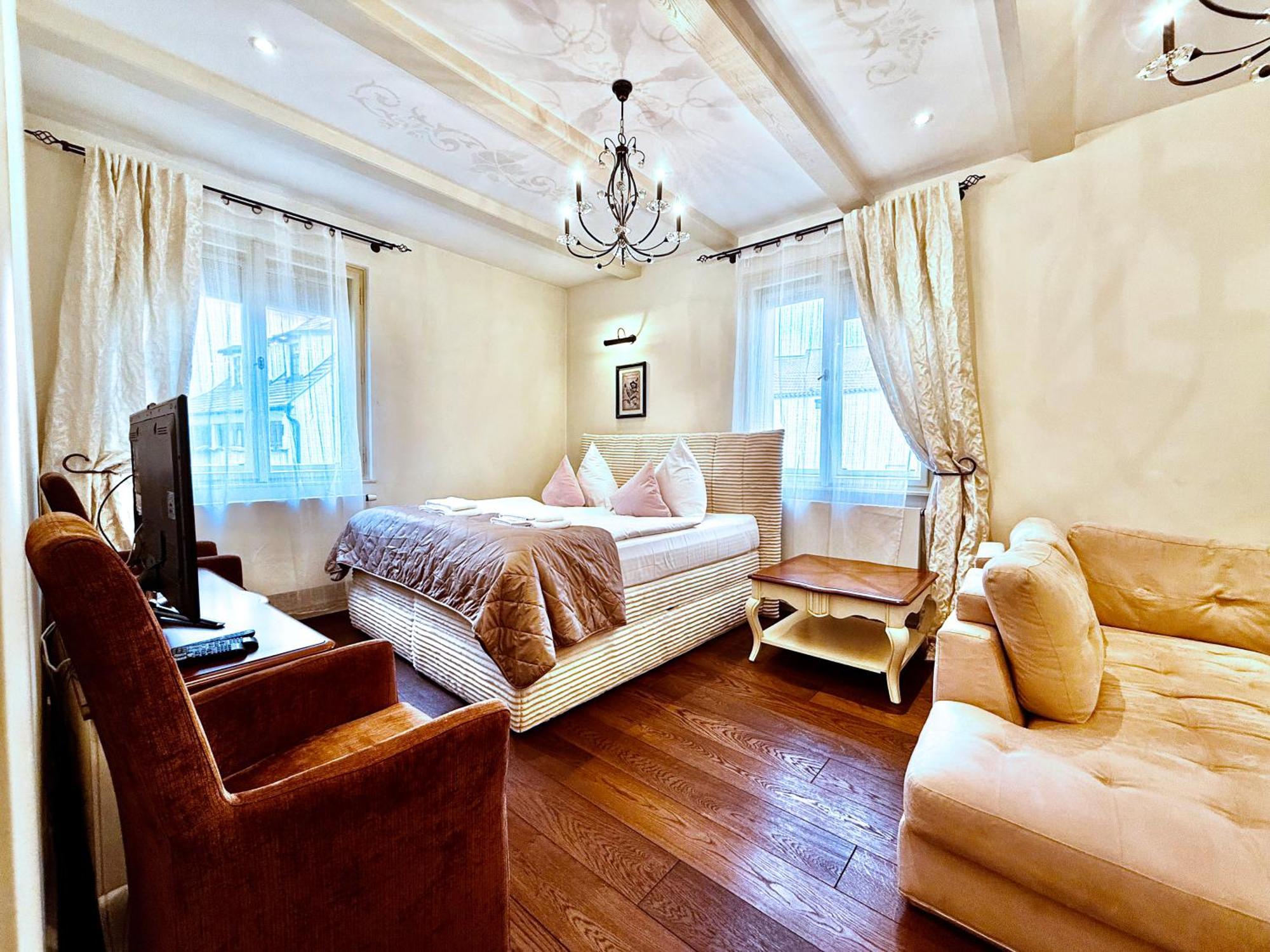 Unique Charles Bridge 2Bdr Apartment. Прага Екстериор снимка