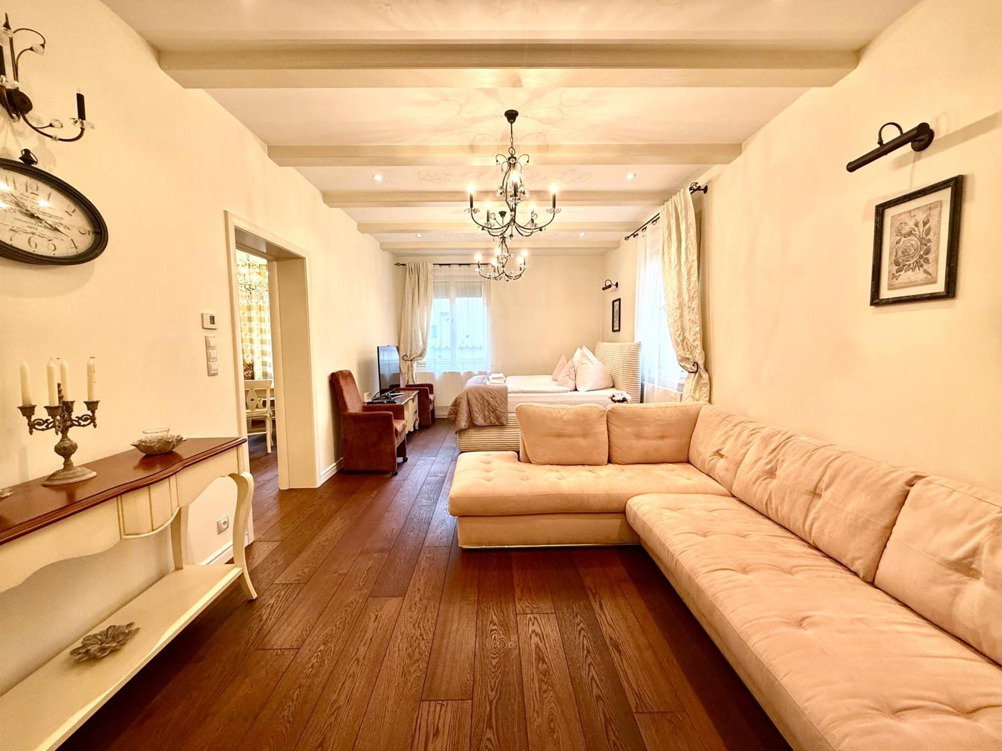 Unique Charles Bridge 2Bdr Apartment. Прага Екстериор снимка