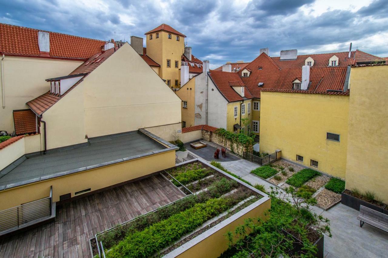 Unique Charles Bridge 2Bdr Apartment. Прага Екстериор снимка