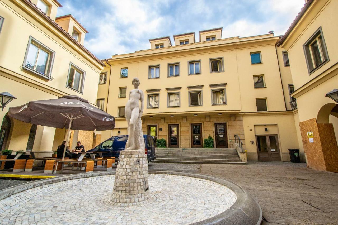 Unique Charles Bridge 2Bdr Apartment. Прага Екстериор снимка