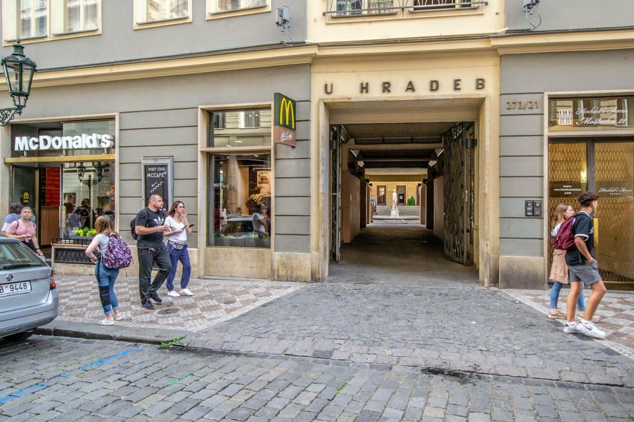 Unique Charles Bridge 2Bdr Apartment. Прага Екстериор снимка