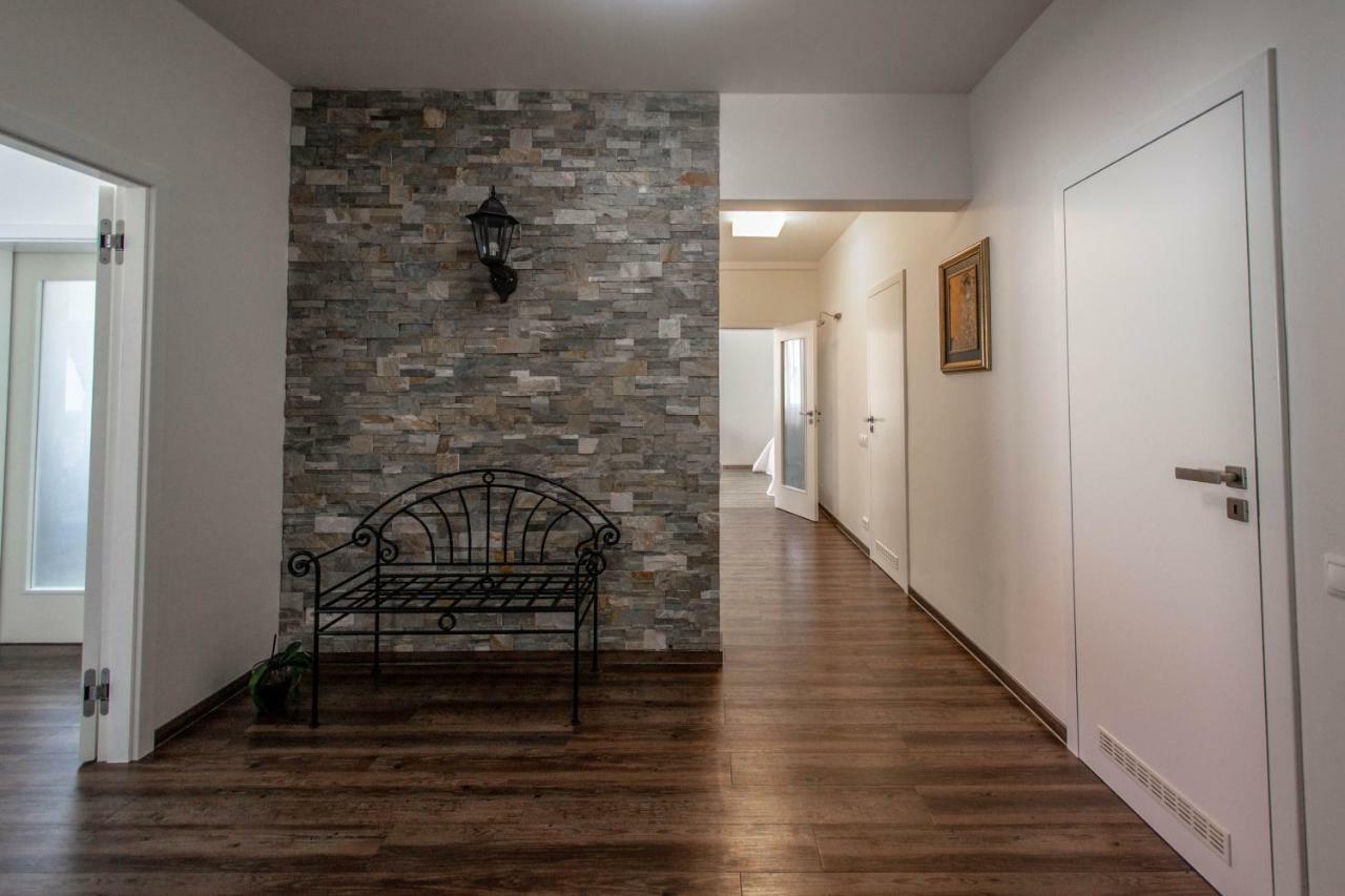 Unique Charles Bridge 2Bdr Apartment. Прага Екстериор снимка